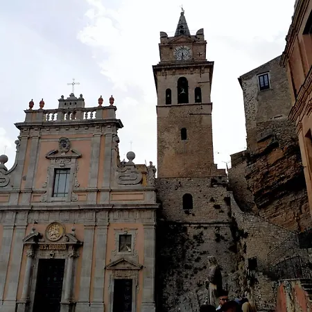 Cocciu D'amuri 3* Caccamo